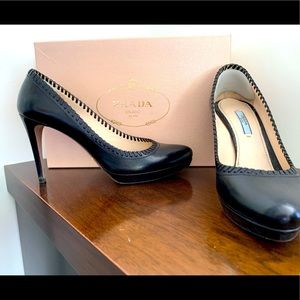 Prada black whip stitch pump size 40